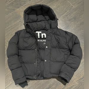 Aritzia TNA Super Puff Shorty XXS Black